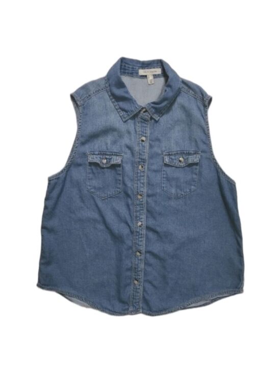 Forever 21 Tops - Forever 21 Denim Sleeveless Button Up Shirt Medium Wash Fall Layering Chambray